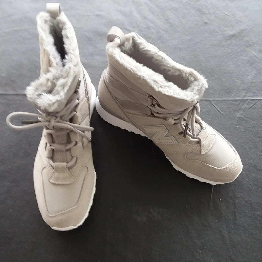 NEW-NEW BALANCE  ANKLE BOOTS